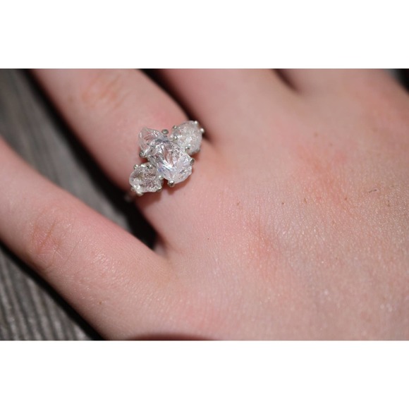 Unique Engagement Ring, Diamond Ring, raw stone ring, Anniversary Ring, … - Picture 2 of 3